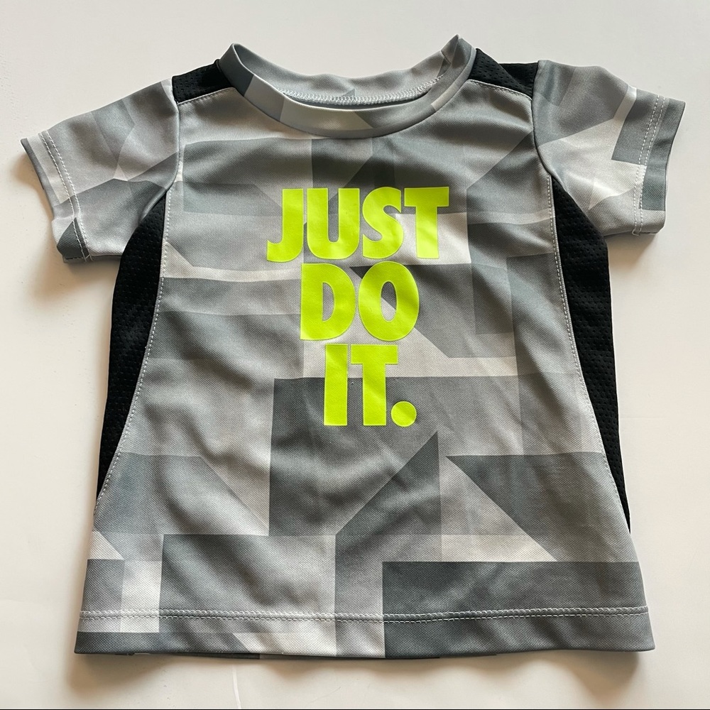 Nike tee